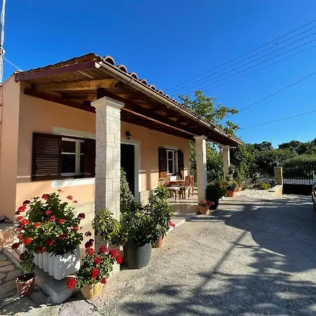 Mina's Serene Garden House Апартаменты Контокали